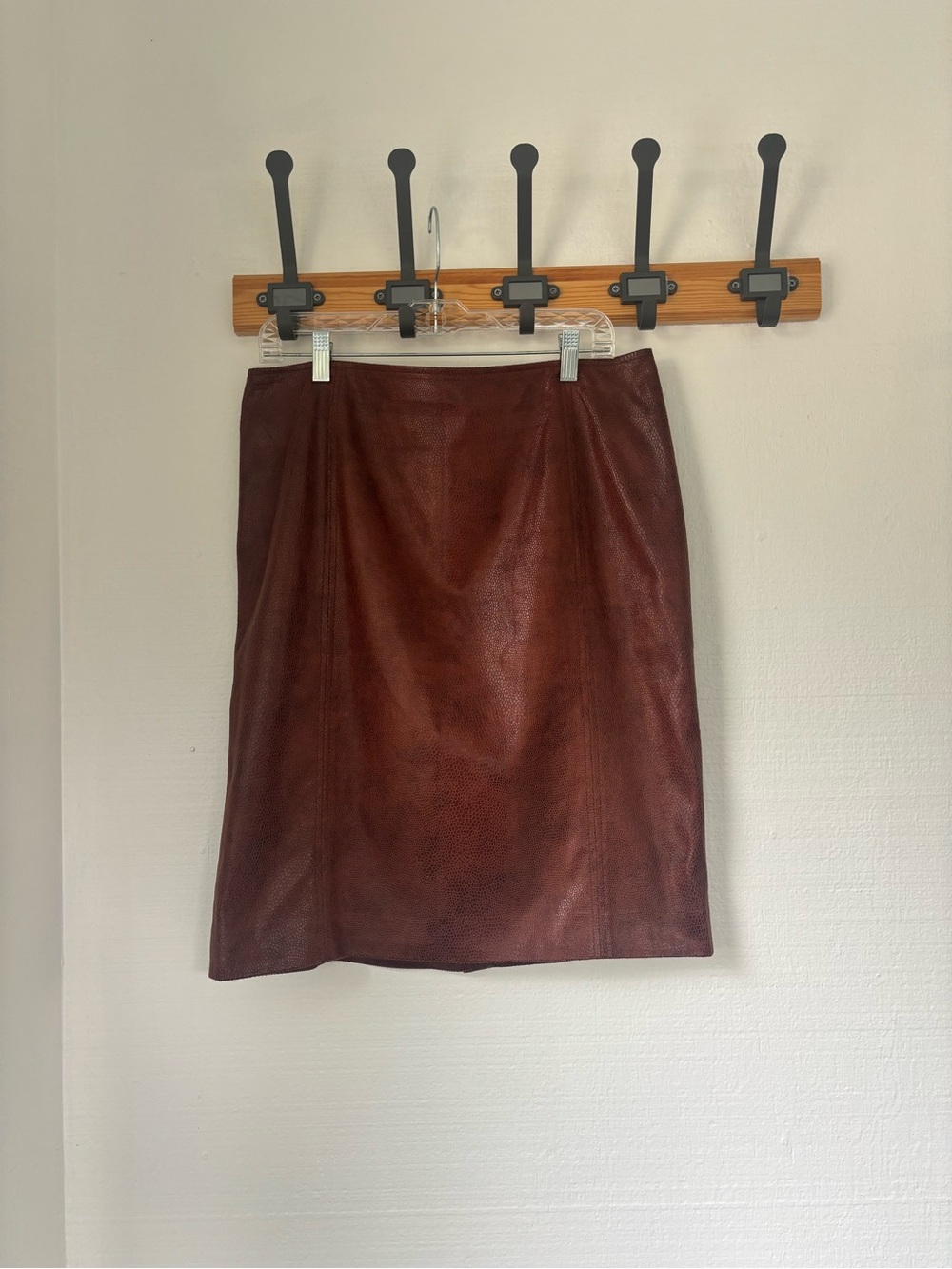 Chico's Vegan Leather Animal Pencil Skirt Mahogany Sz 2 Fits Like 12 NWT